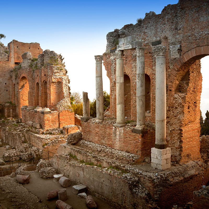 Vista del Teatro di Taormina al tramonto